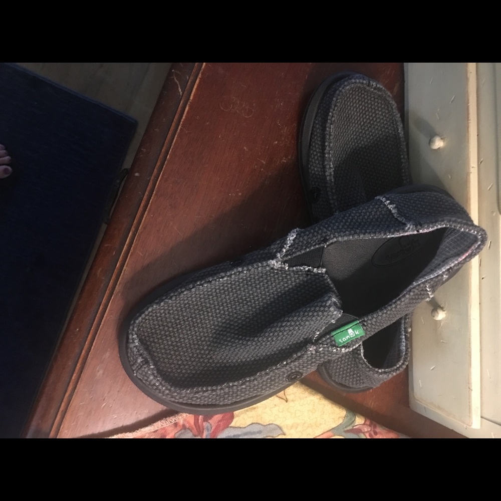 Kids Sanuk slip ons